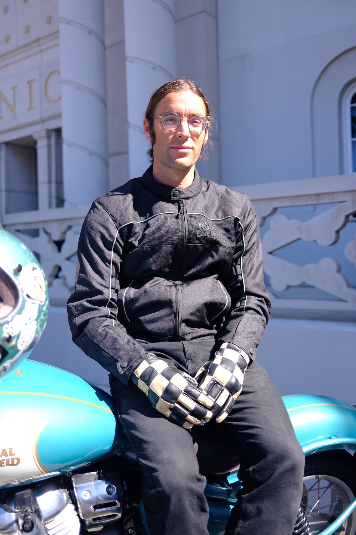 Armored Checkered Gloves