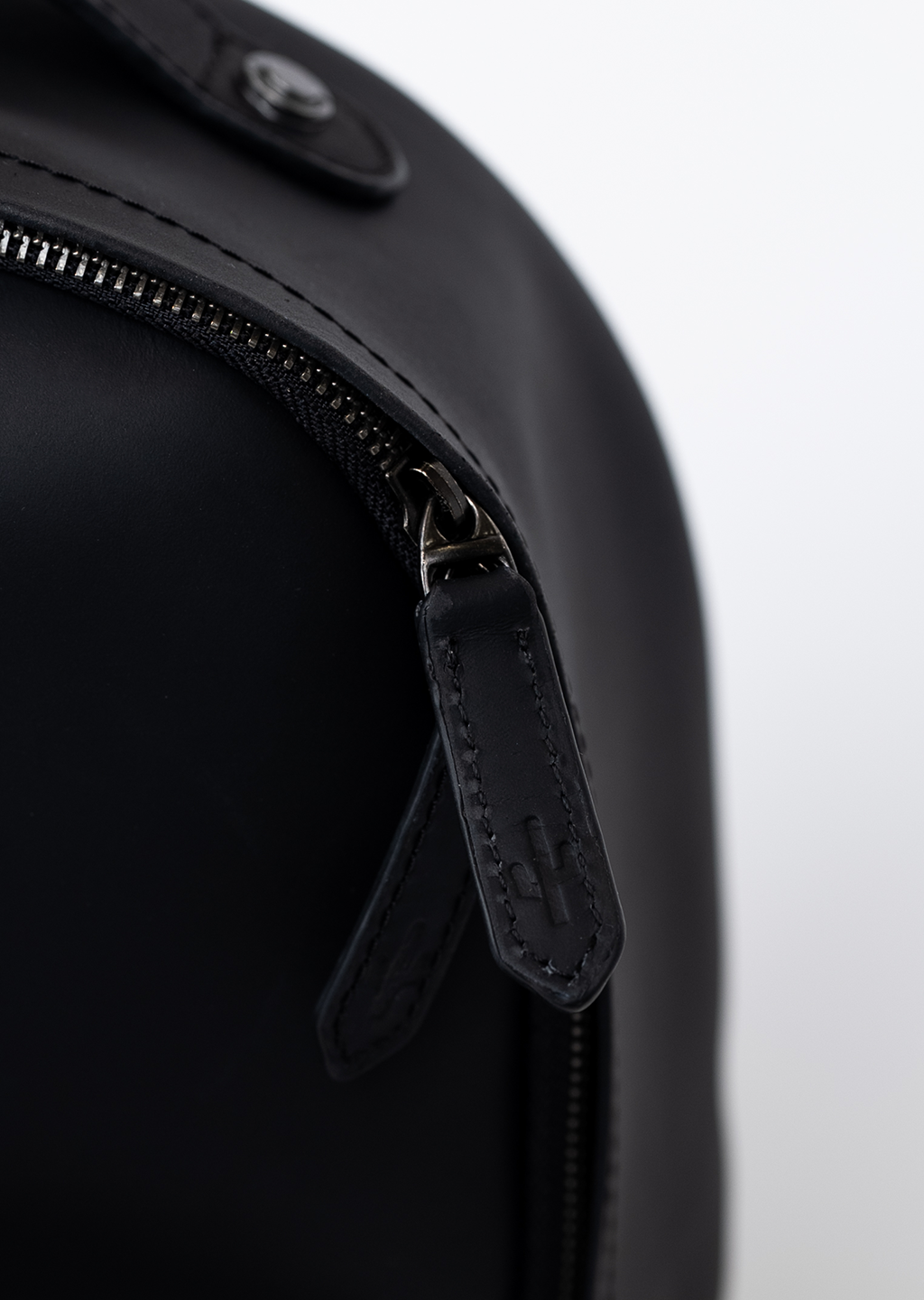 Leather Backpack | Black