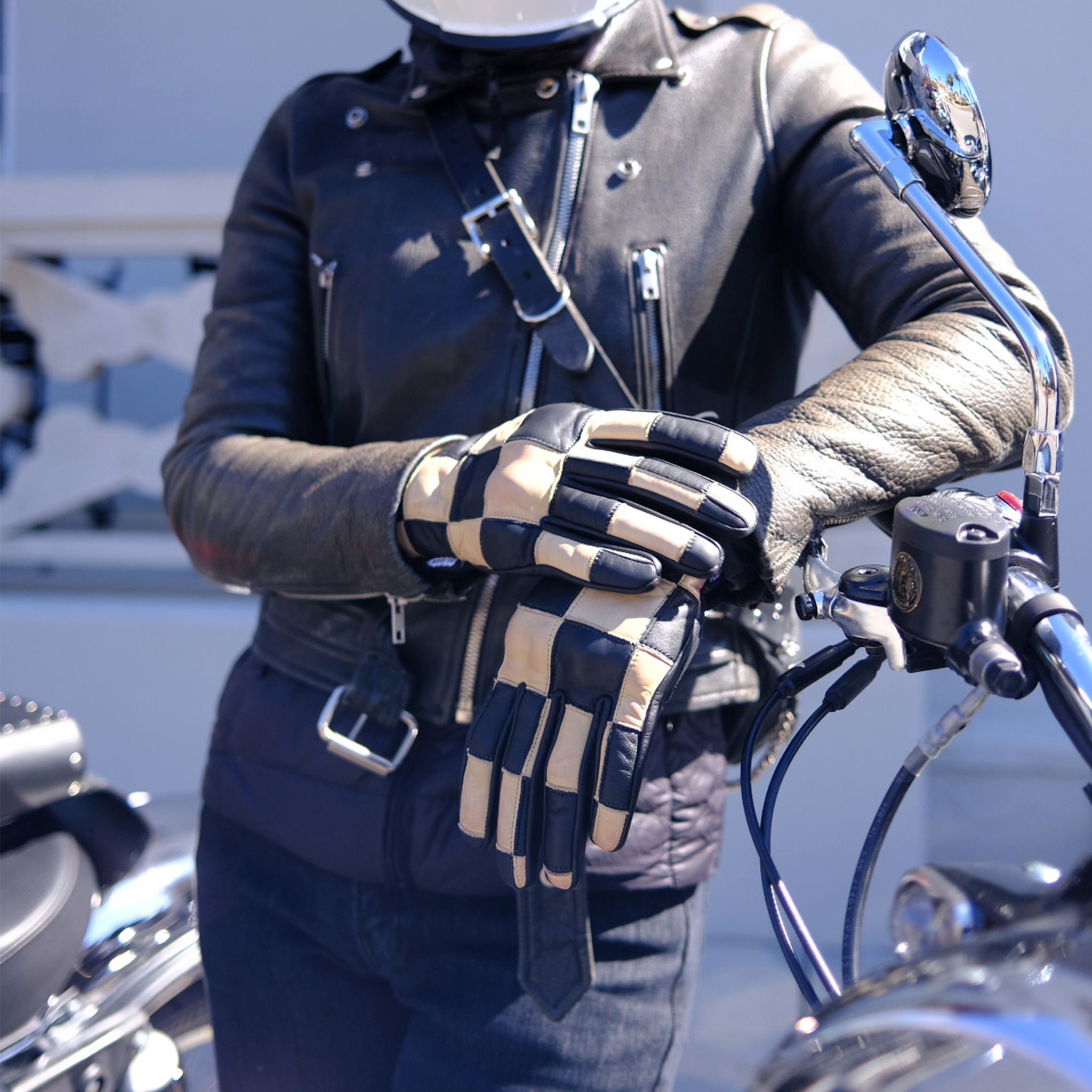 Armored Checkered Gloves